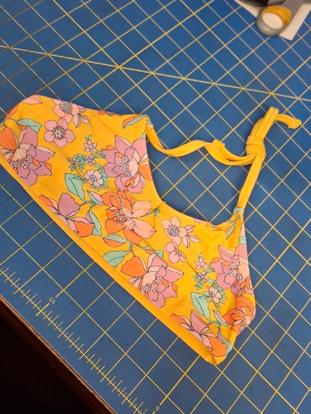 Art Class Size 8 Girls Yellow Floral Bikini Top New